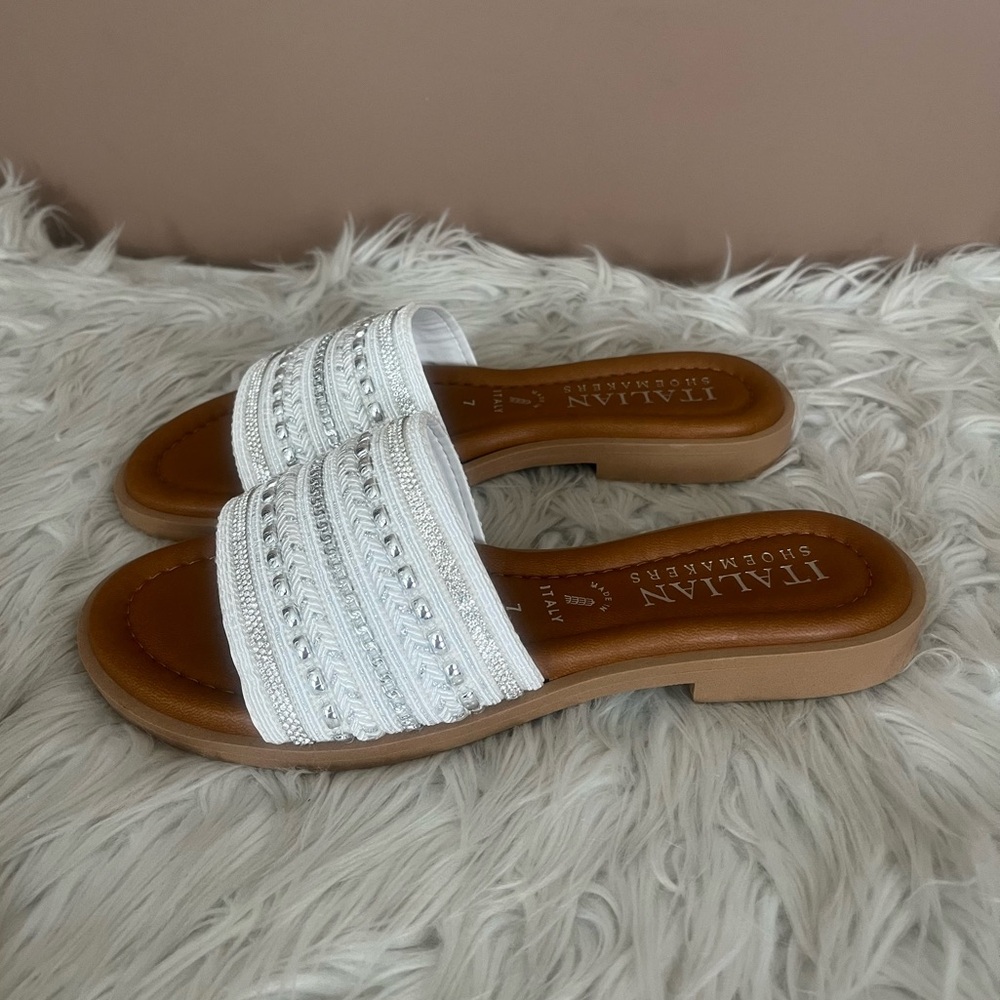 {Italian Shoemakers} Alasie Slide Sandal in White - Womens 7